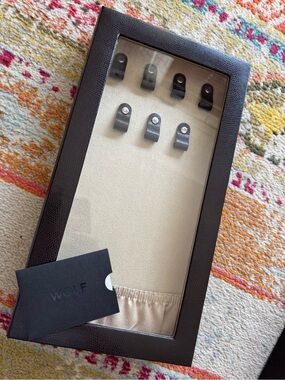 WOLF Brown and Cream Necklace/Bracelet/Watch Display Case
